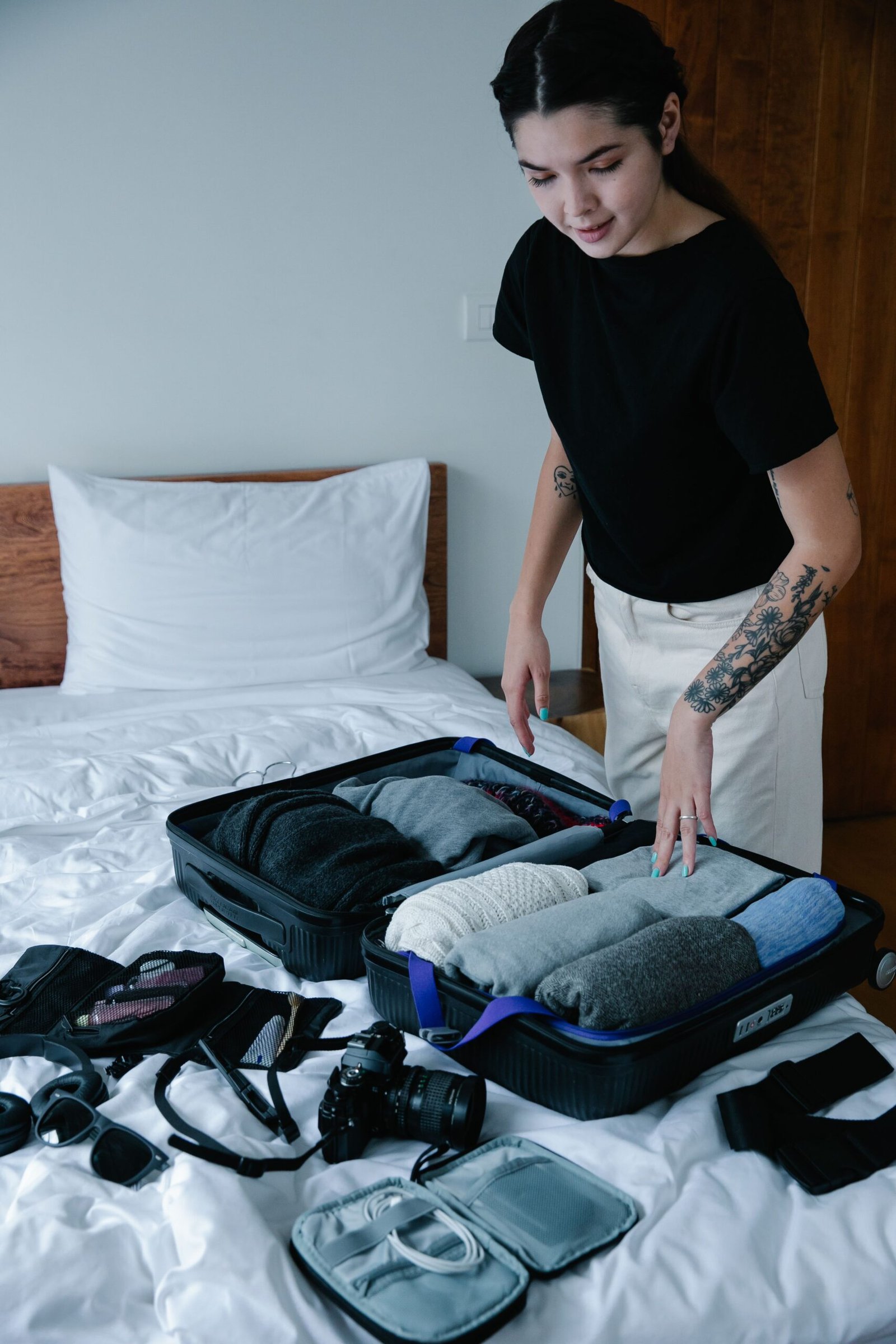 You are currently viewing 10 Travel Essentials People Forget to Pack (And Regret Later)