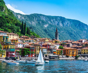 Beautiful villas and castles along lake Como