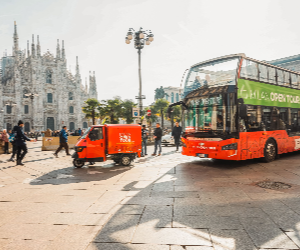 Hop on and Hp off busses in Millan